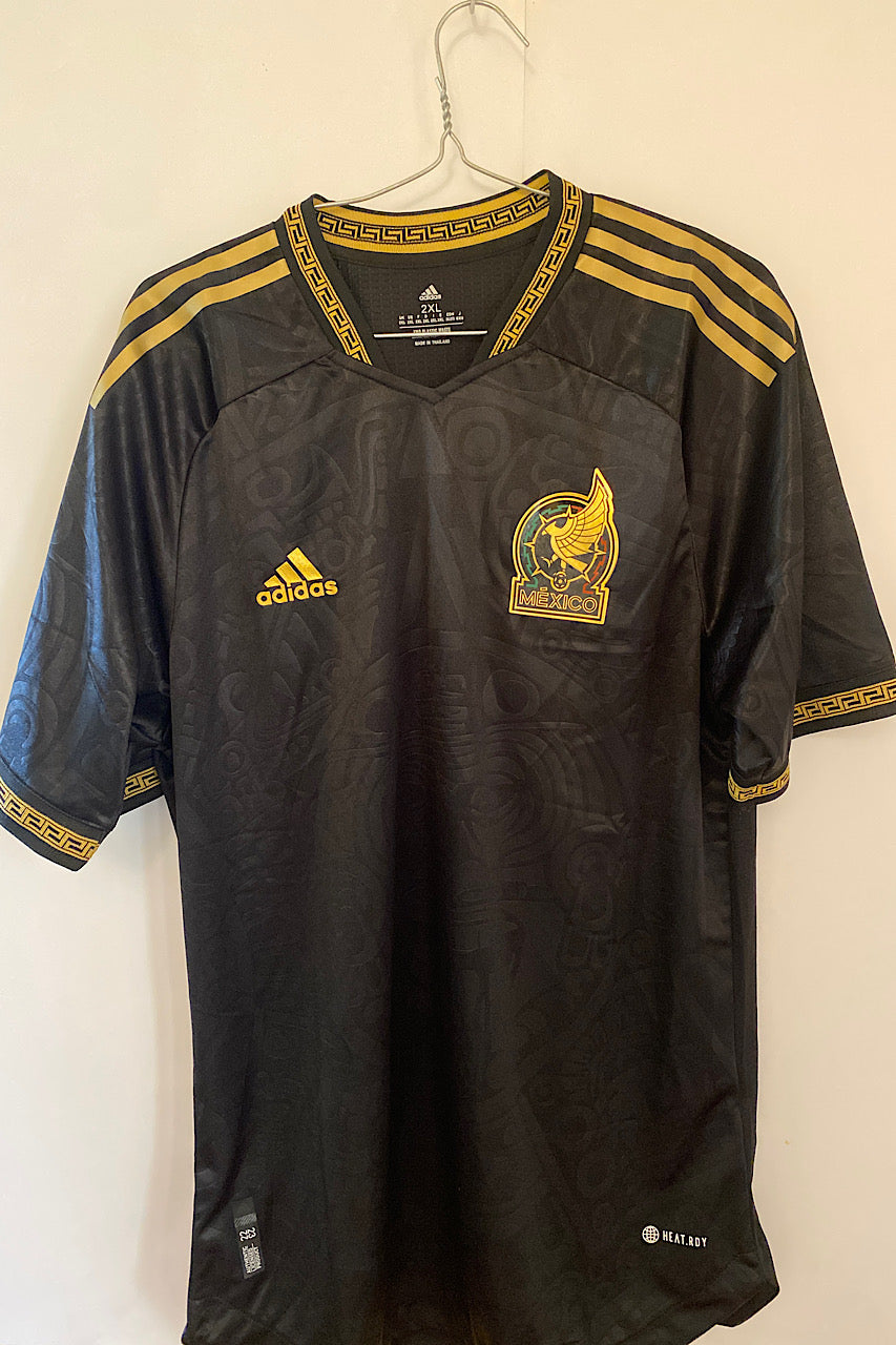 Mexico Commemorative Football kit - Excellent XXL