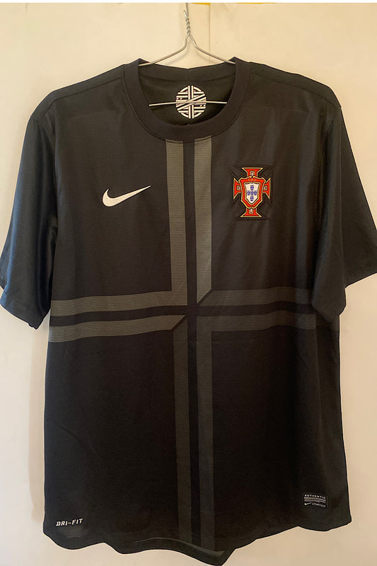 Portugal 2013 away kit - Excellent L